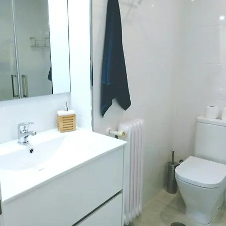 アパート Comfortable In 50 M² Near Amenities *