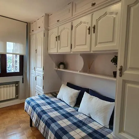 アパート Comfortable In 50 M² Near Amenities ヒホン